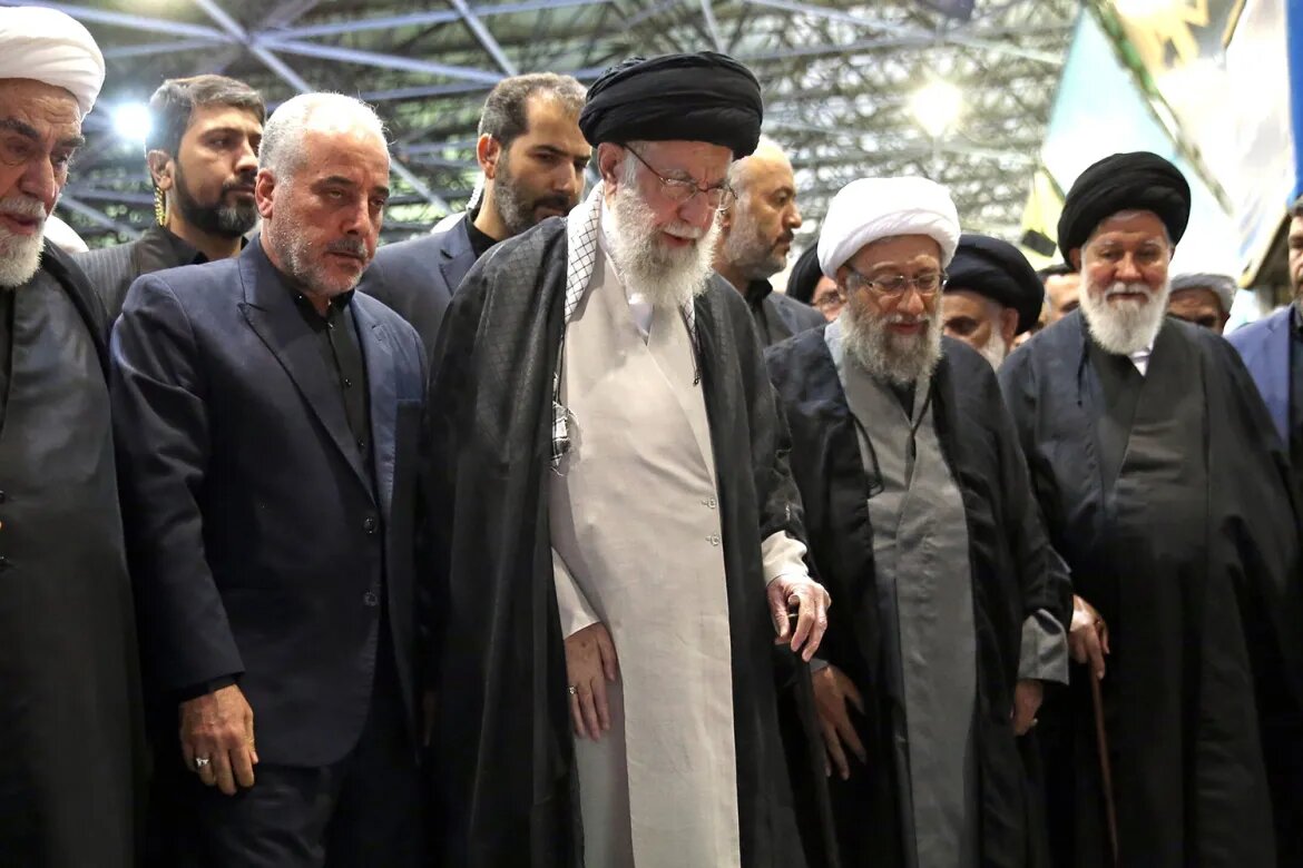 اندوهِ باشکوه تهران/ گزارش تصویری از تشییع شهدای خدمت